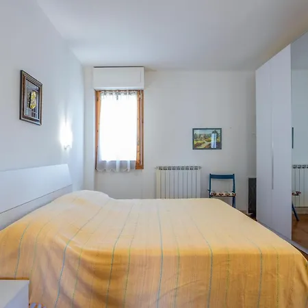 Appartement Guesthost - Cozy With Balcony!