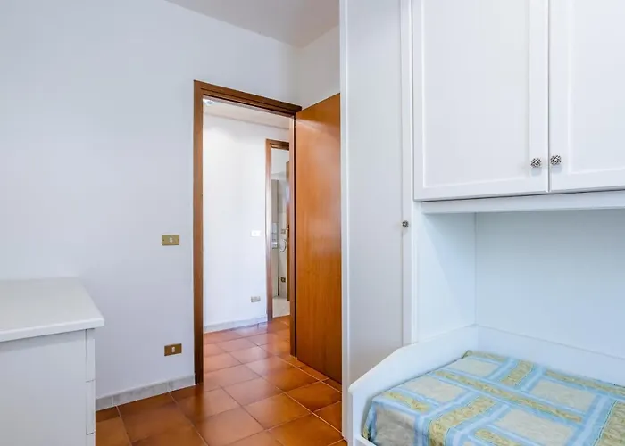 Guesthost - Cozy With Balcony! Apartament Viareggio